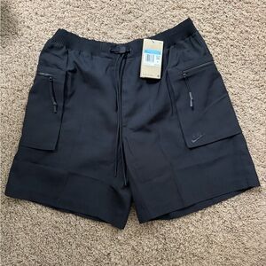 Nike Sportswear Tech Pack Woven Shorts Men’s Size Medium NWT